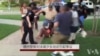 德州警察对泳装少女动武引起争议