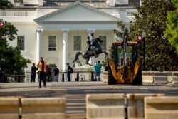La estatua del expresidente Andrew Jackson en el parque Lafayette frente a la Casa Blanca.