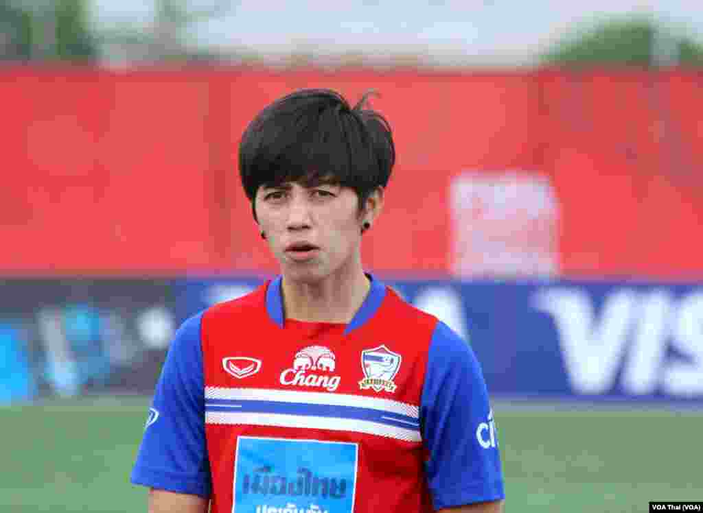 Thai training before 2nd match with Ivory Coast