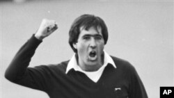 Seve Ballesteros reacts after winning the Open Championship golf tournament at St. Andrews, Scotland, July 22, 1984 (file photo).