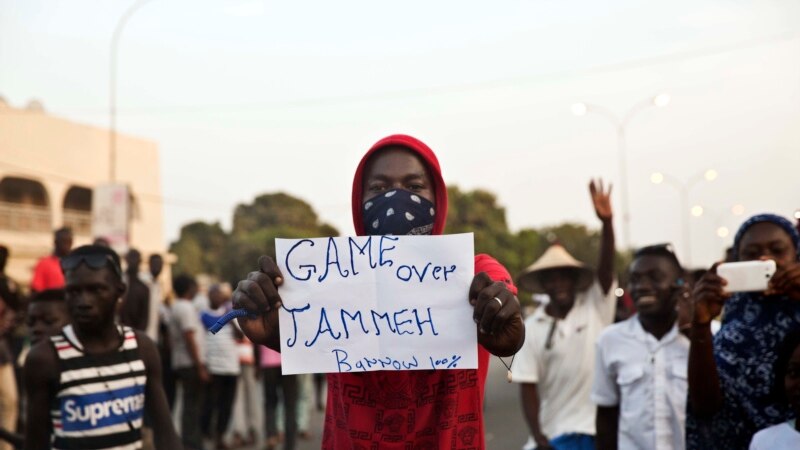Gambie: nouvel utlimatum a Jammeh, ultime effort diplomatique