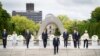 바이든 포함 G7 정상 히로시마 원폭자료관 방문...위령탑 헌화하고 피폭자 면담