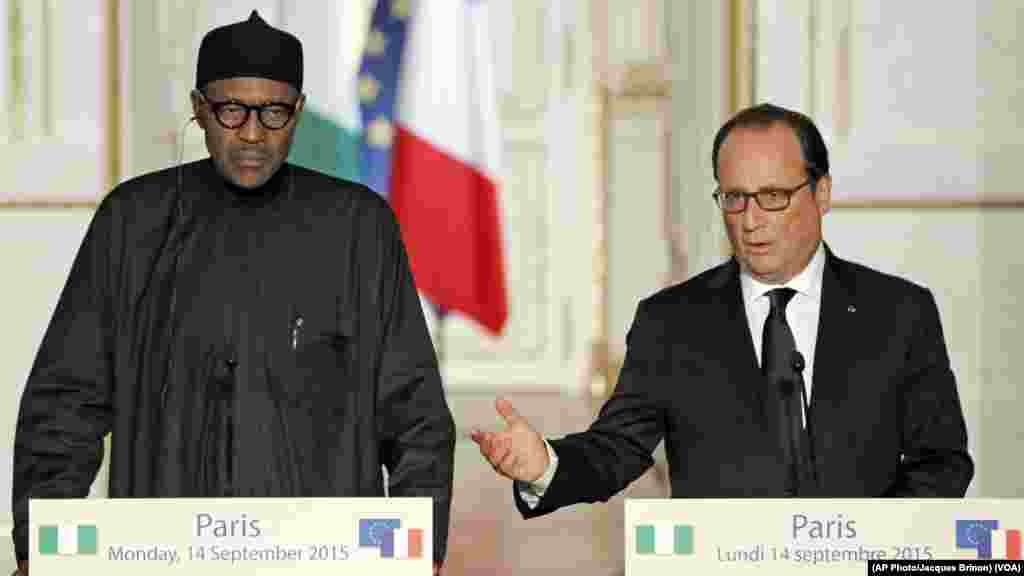 Shugaban Kasar Faransa Francois Hollande Ya Marabci Shugaba Muhammadu Buhari A Fadar Elysee Dake Birinin Faris. Satumba 14, 2015.