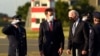 Perdana Menter Belgia Alexander De Croo menyambut Presiden Joe Biden yang tiba di Bandara Militer Brussels di Melsbroek, Belgia, Minggu, 13 Juni 2021. (Foto: Didier Lebrun/Pool via Reuters)