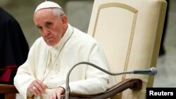 El papa Francisco otorgó una larga entrevista a una revista jesuita en la que se refiere al aborto, los gays y los anticonceptivos.