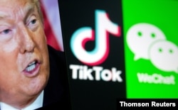 ARCHIVO: En esta ilustración se ve una imagen del presidente estadounidense Donald Trump en un teléfono inteligente frente a los logotipos de Tik Tok y WeChat.