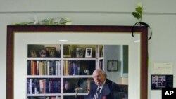 五角大楼里悬挂的弗兰克·巴克尔斯的照片