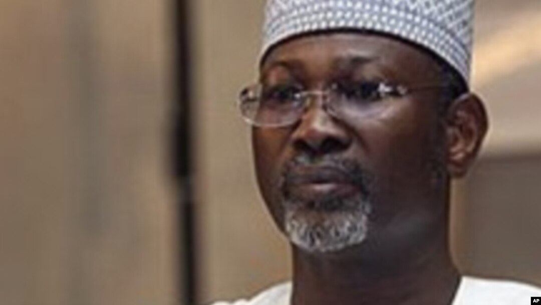 Shugaban Hukumar Zabe Furfesa Attahiru Jega.