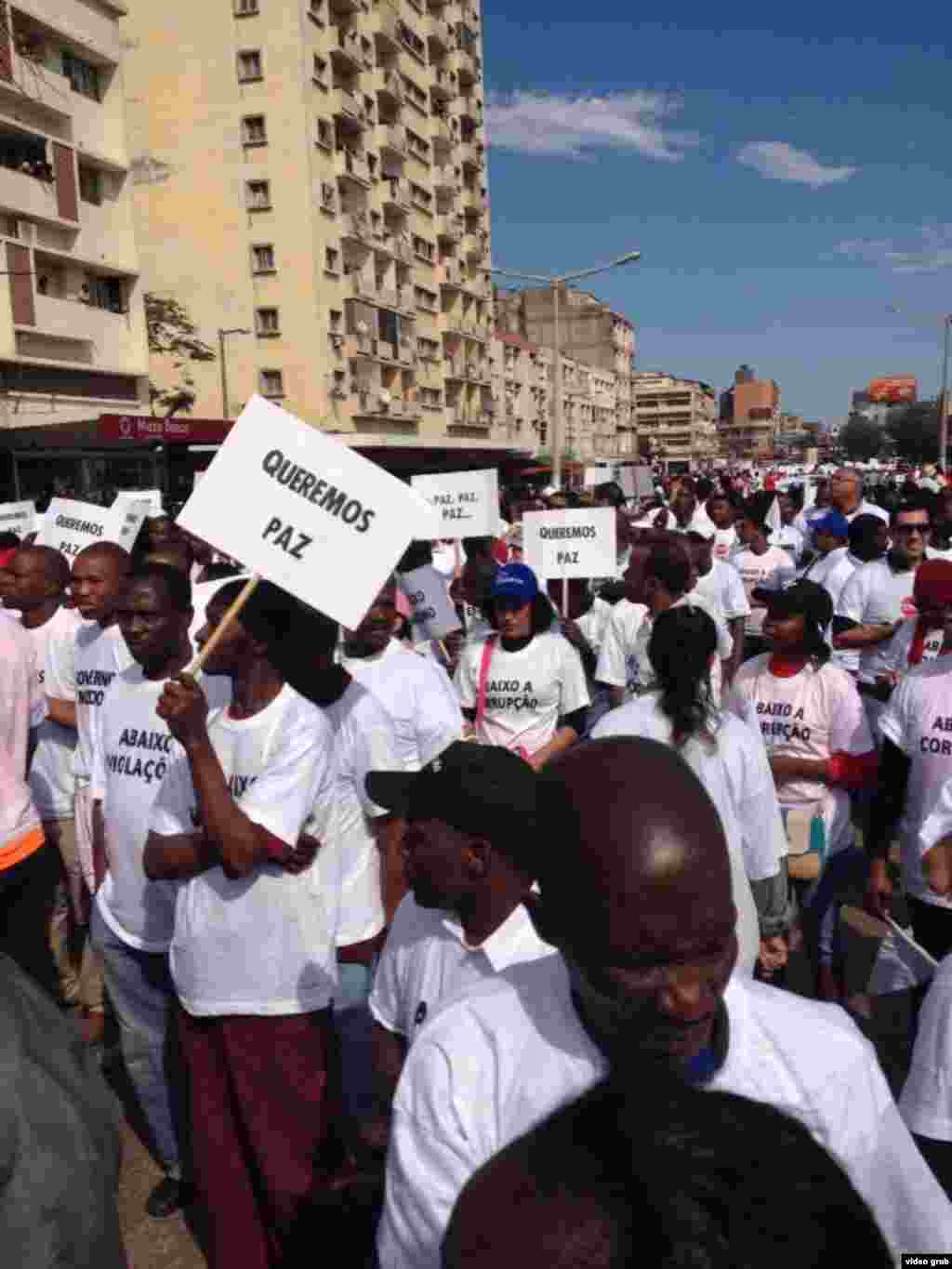 Desfile da Paz em Maputo, Moçambique.