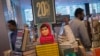 Các trường tư Pakistan cấm quyển hồi ký của Malala