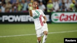 Pemain Portugal, Pepe, merayakan gol dalam pertandingan melawan Spanyol dalam semifinal Piala Euro 2012. (Foto: Dok)