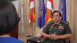 资料照片:柬埔寨国防部发言人春速杰将军在总理府接受美国之音专访 (2019年8月22日)