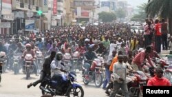 Manifestation contre l'ingérence du Rwanda dans la crise du Burundi, à Bujumbura, le 13 février 2016. (REUTERS/Jean Pierre Aime Harerimana)