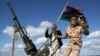 Binh sĩ Libya được triển khai tại Tripoli, phe dân quân rút lui