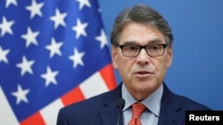 U.S. Energy Secretary Rick Perry attends a joint news conference with Hungarian Foreign Minister Peter Szijjarto in Budapest, Hungary, Nov. 13, 2018. 