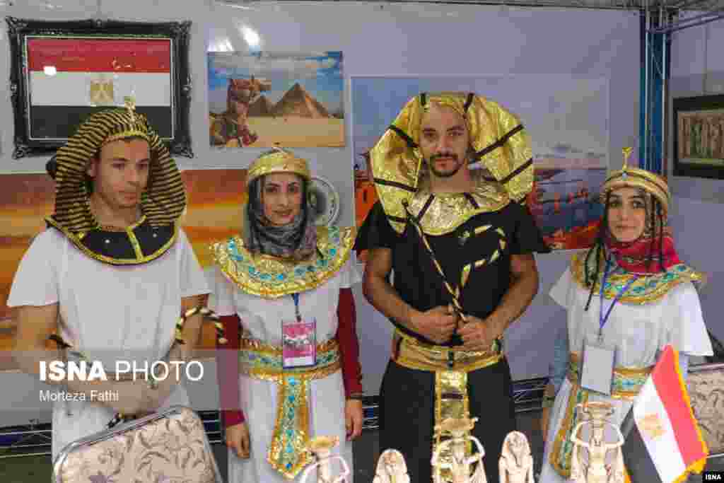 دهمین جشنواره فرهنگ ملل در تفرجگاه ائل‌گولی تبریز عکس: مرتضی فتحی