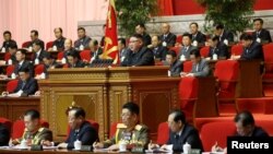 北韓朝中社發布的照片​​顯示，北韓領導人金正恩在勞動黨第八屆全國代表大會上講話。 （2021年1月6日）