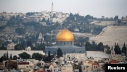 Một phần Cổ thành Jerusalem với Mái vòm Đá của điện thờ Hồi giáo trên Núi Đền, ngày 5 tháng 12, 2017