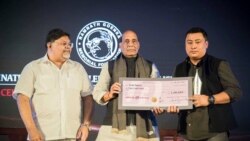 བོད་པ་ཞིག་ལ་པར་ལེན་གསར་འགོད་པ་རྩེ་ཕུད་ཀྱི་བྱ་དགའ།