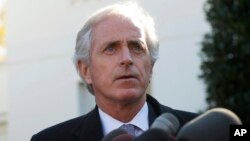 Senator AS Bob Corker menjelaskan kepada media setelah pertemuan dengan Presiden Obama di Gedung Putih (19/11). 