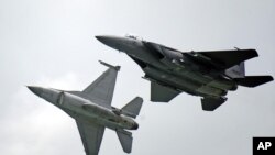 Entre los envíos figuraban componentes para aviones de combate F-16.
