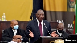 Rais Cyril Ramaphosa akijibu masuali ya wabunge mjini Cape Town, March 17, 2022. Picha ya Reuters