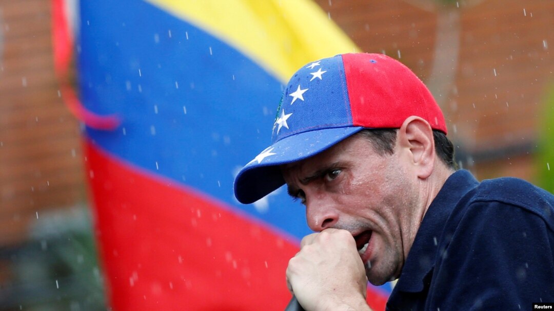 Tras el anuncio del Consejo Nacional Electoral, el líder de oposición Henrique Capriles invitó al pueblo a movilizarse el miércoles y jueves..