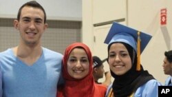 Deah Shaddy Barakat, Yusor Muhammad ve Razan Muhammad Ebu Salha, 10 Şubat 2015'te öldürülmüştü.