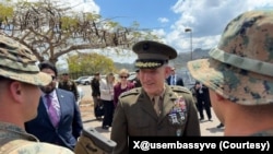 Fermandarê SOUTHCOMê General Donovan di 18ê Sibata 2026an de serdana Venezuelayê dike.
