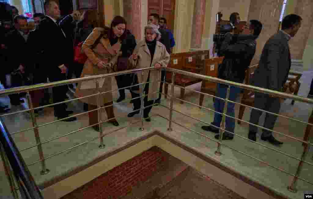 Magda Haroun, head of the Jewish community of Egypt, inspects the restoration work in the 14-century Eliyahu Hanavi Synagogue in Alexandria, Egypt. (Hamada Elrasam/VOA)