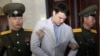 Sinh viên Otto Warmbier bị áp giải ra tòa án ở Bình Nhưỡng, Triều Tiên, và ngày 16/3/2016.