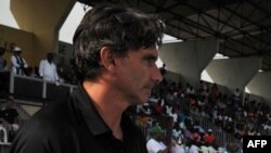 Patrice Carteron avant un match à Abidjan, Côte d'Ivoire, le 23 mars 2014