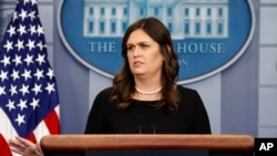 Afhayeenka Aqalka Cad Sarah Sanders