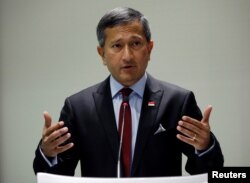 Umushikiranganji Vivian Balakrishnan ajejwe imugenderanire n’amakungu muri Singapore