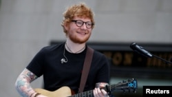 Ed Sheeran tampil di acara NBC 'Today' di New York, 16 Juni 2017