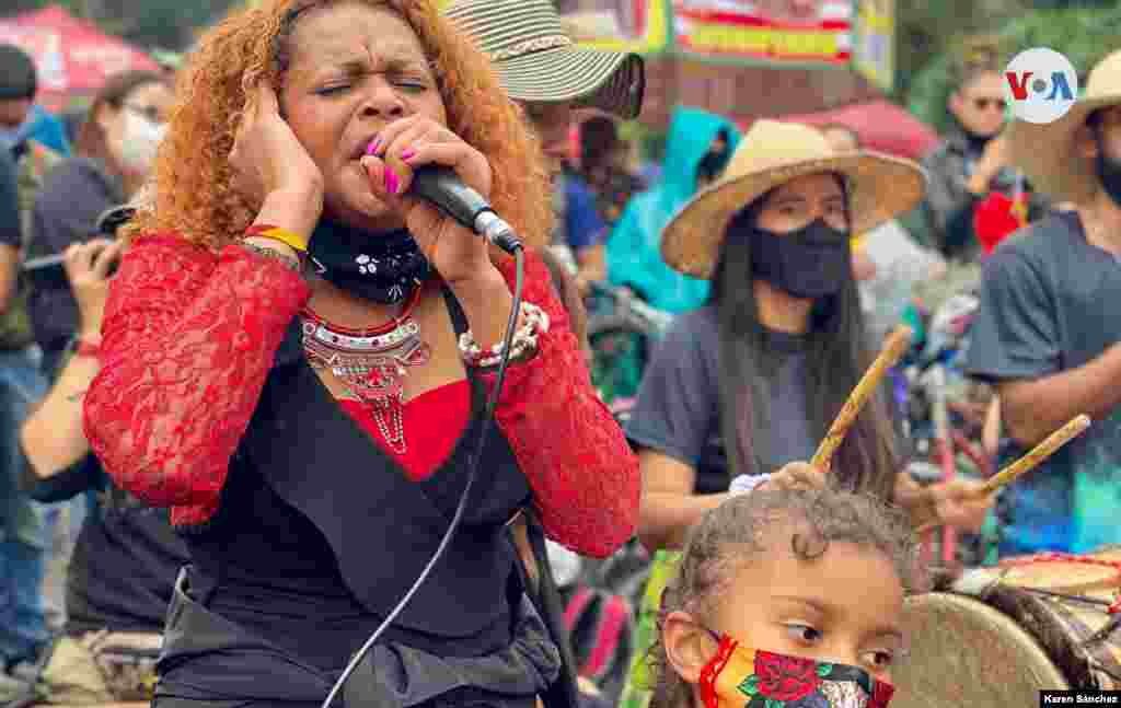 Es com&#250;n que, en medio de las manifestaciones, los m&#250;sicos animen a los ciudadanos, a trav&#233;s de cantos o arengas.