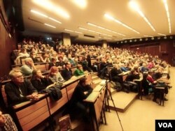 Tribina "Film kao protest" u sklopu tribina "Nije filozofski ćutati", na Filozofskom fakultetu u Beogradu, 14. februara 2019.