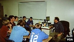 Para murid di sebuah kelas khusus laki-laki di SMA Boonsboro di Maryland.