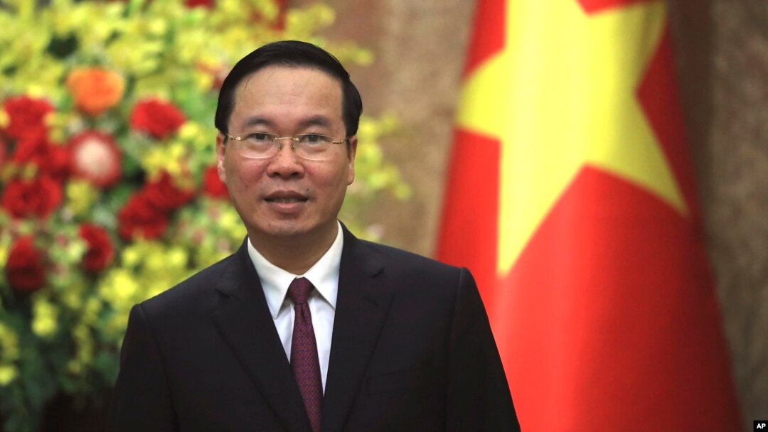 Presiden Vietnam Vo Van Thuong terlihat menjelang pertemuan dengan Menteri Luar Negeri Kamboja Prak Sokhonn di Hanoi, Vietnam pada Selasa, 21 Maret 2023. (Foto: AP)