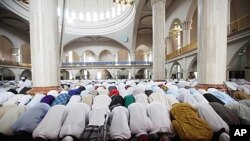 Aïd el-Fitr à la mosquée centrale d'Abuja, au Nigéria (30 août 2011)