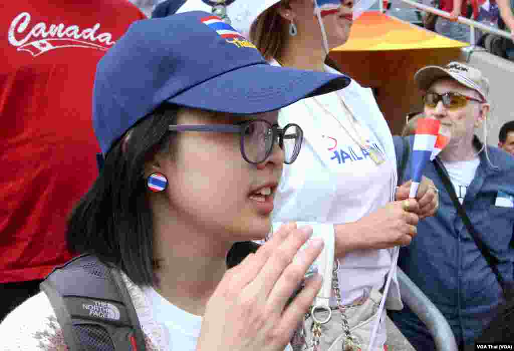 Thai Football fans in Ottawa