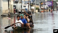 暴雨也導致雅家達洪水氾濫