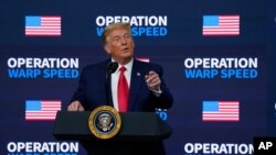 El presidente Donald Trump habla en la Casa Blanca el martes 8 de diciembre de 2020, durante un encuentro del equipo encargado de la Operación Warp Speed para la vacuna contra el coronavirus.