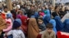 مقامات: پاکستان د غیر راجسټر شویو افغانانو نوملیکنه پیلوي 
