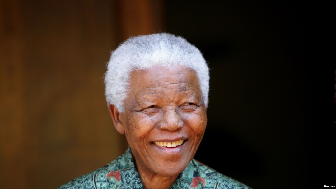 Mantan Presiden Afrika Selatan Nelson Mandela di kediamannya di Johannesburg, 22 September 2005.