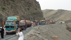 مرکزی بنک کا کہنا ہے کہ گزشتہ سال افغانستان کے لیے پاکستانی برآمدات میں لگ بھگ 25 فیصد کمی ریکارڈ کی گئی۔ (فائل فوٹو)