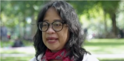 Indah Nuritasari, diaspora Indonesia yang menerbitkan media diaspora, “Indonesian Lantern” di Philadelphia. (Foto: Video VOA)