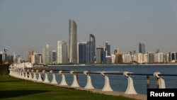 
بلندمنزل‌های شهر ابوظبی در بحبوحۀ حملات میزایلی ایران