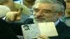 وقايع روز: اظهارات متفاوت دو نماينده مجلس در مورد شکايت عليه موسوی و چند خبر ديگر