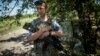 Ukraine : un soldat ukrainien tué dans l'Est, Kiev célèbre les défenseurs de la patrie